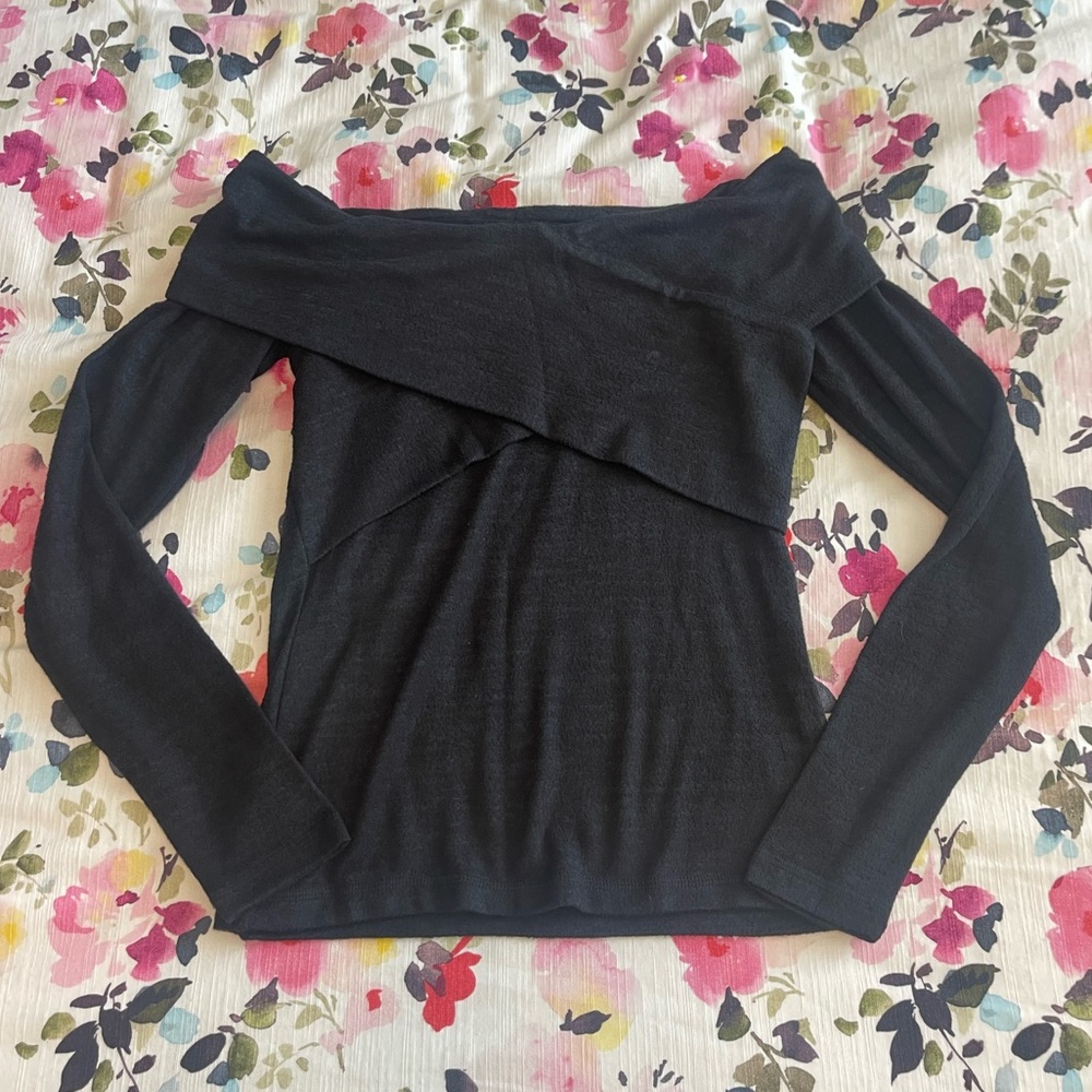 Abercrombie and Fitch off-the-shoulder long-sleeve